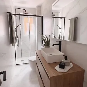 https://luxury-y-elegante-apartamento-con-piscina-en-la-playa.es-andalucia.com